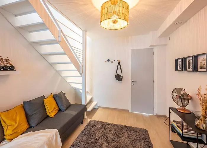 Superb 3 Bedroom & 3 Bathroom Duplex In Brussels City Centre