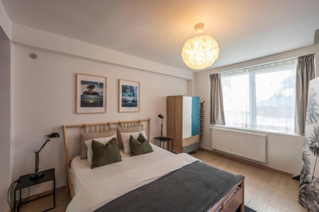 Superb 3 Bedroom & 3 Bathroom Duplex In Centre Brussel